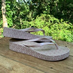 MICHAEL KORS Ballet Pink Wedges/Thong Sandals Sz 10